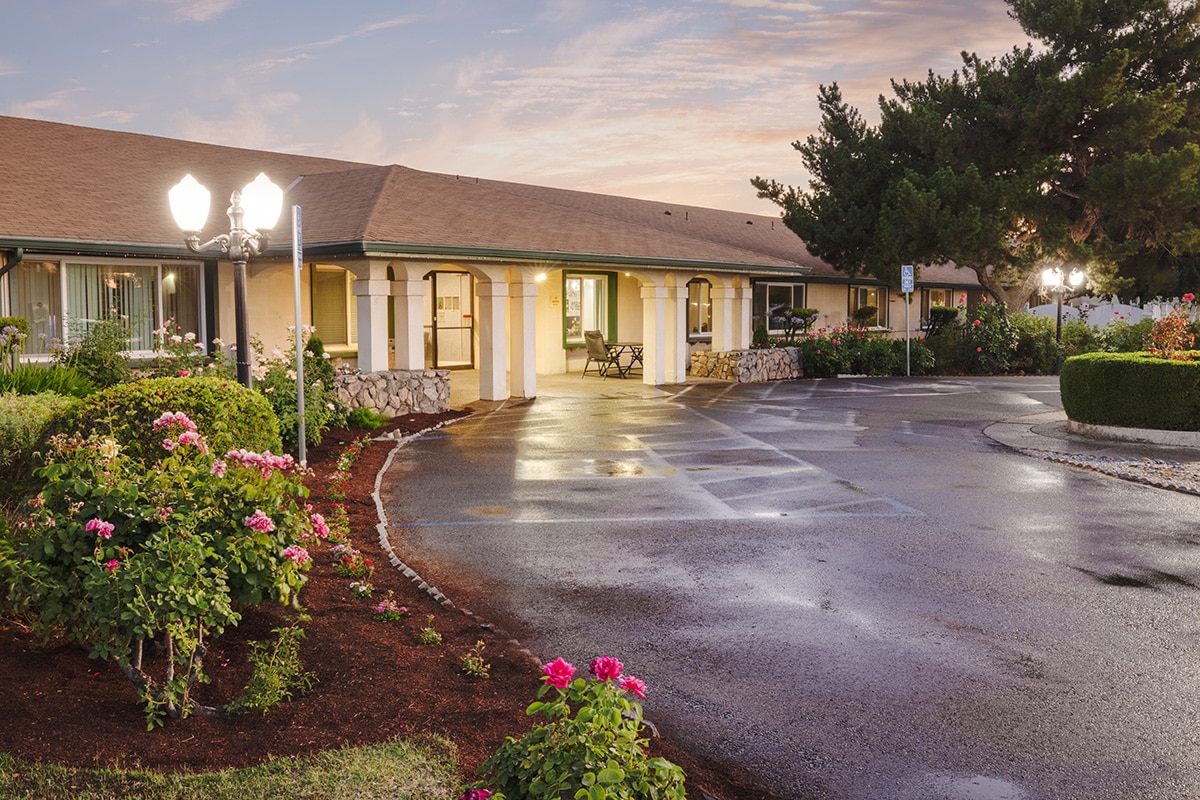 The front driveway and entrance at Orchard Post Acute